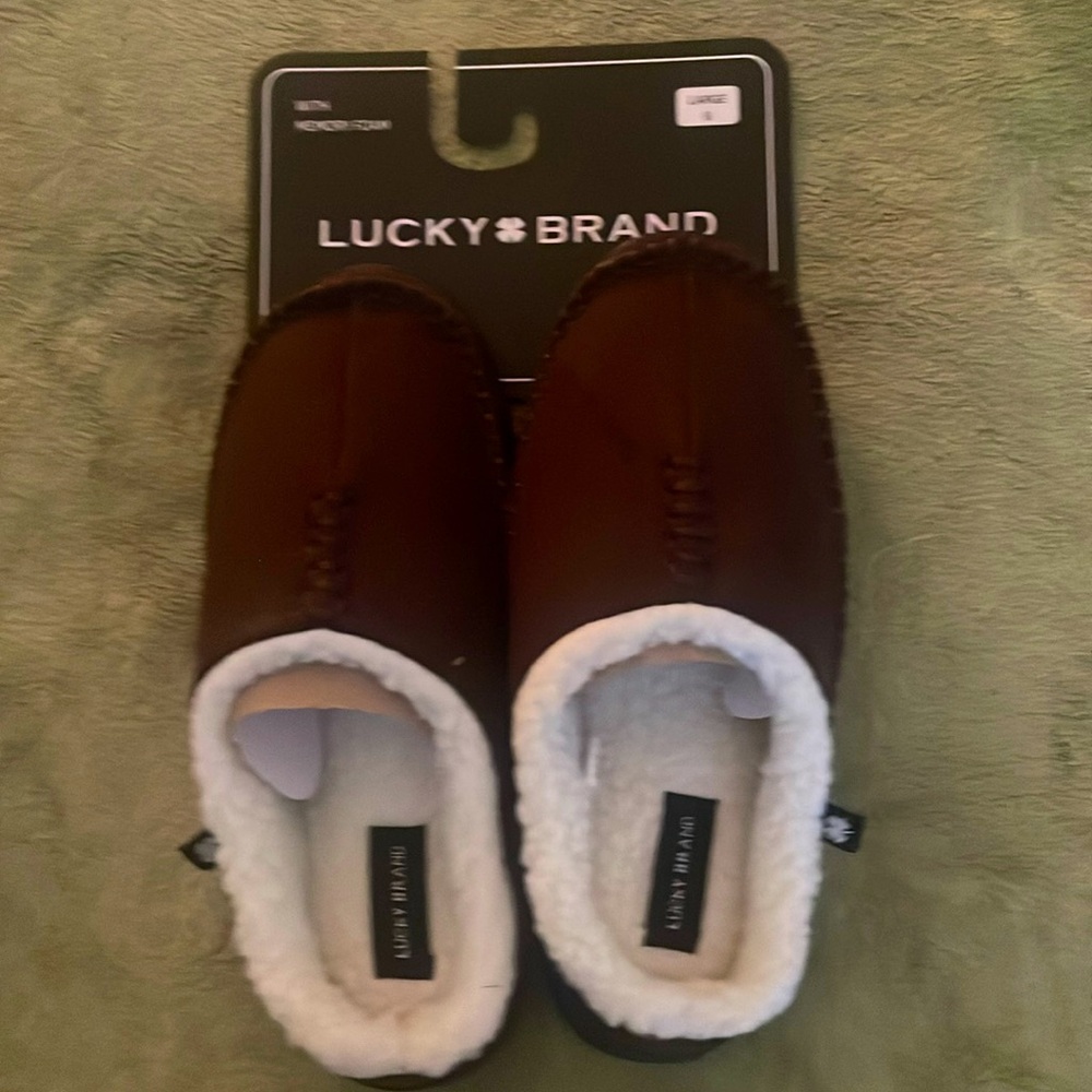 Boys Size 6 Lucky Brand Slippers - brand new